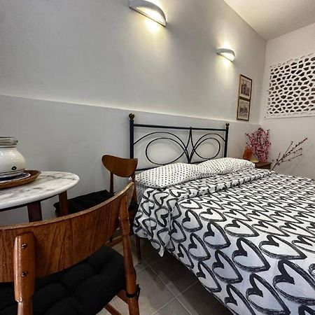 Enchanting Room In Bari Old Town Exterior photo