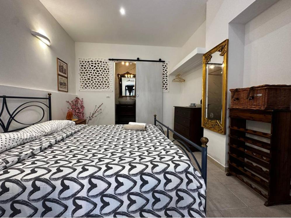 Enchanting Room In Bari Old Town Exterior photo