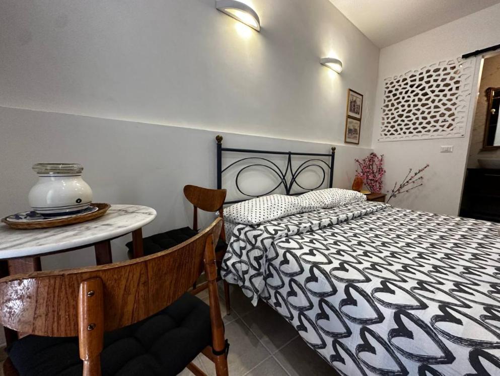 Enchanting Room In Bari Old Town Exterior photo